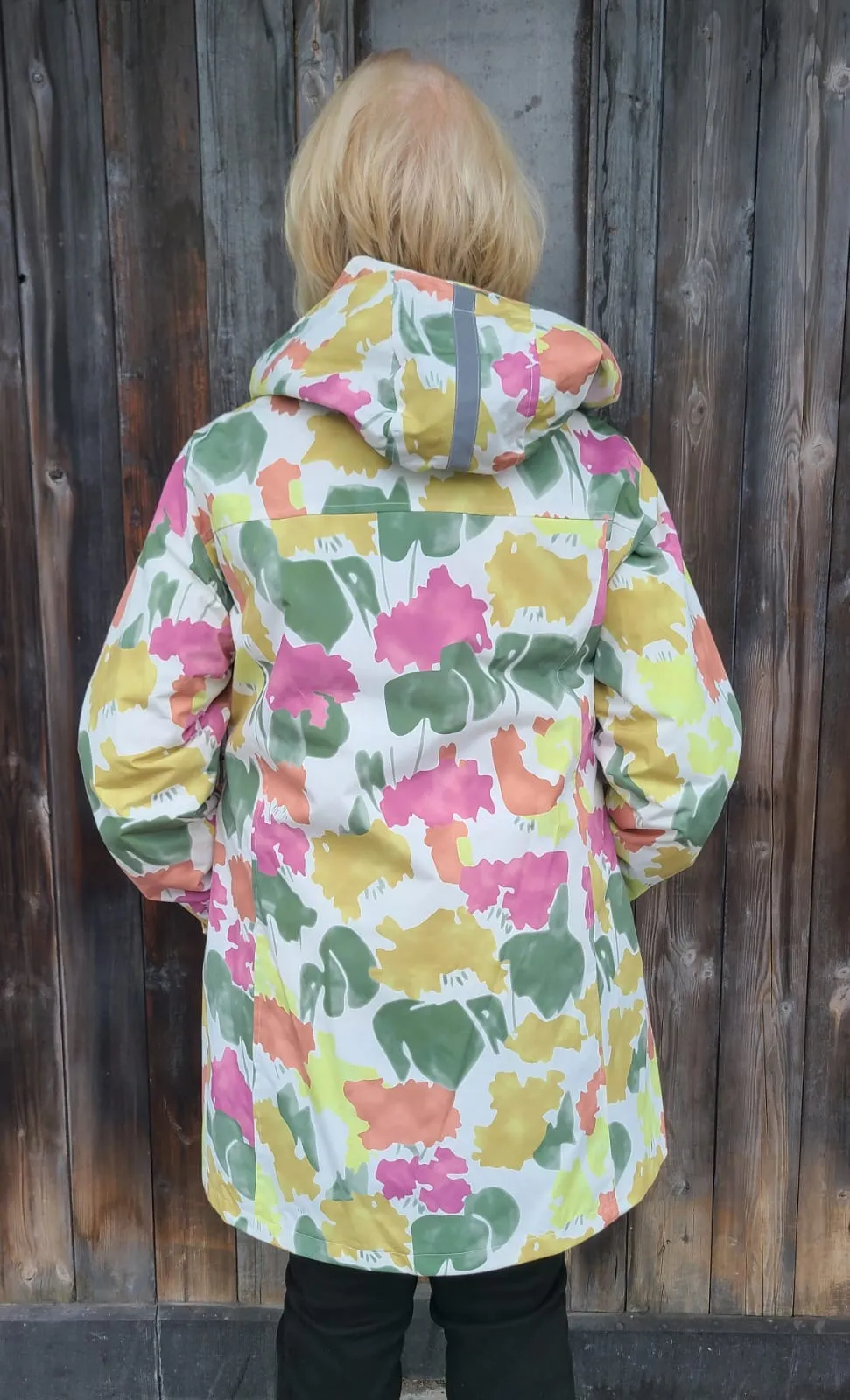 E1549R Flower Mix WATERPROOF Raincoat