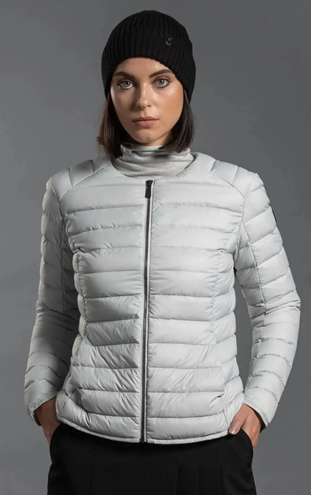 ESSENTIAL LIGHTWEIGHT DOWN JACKET