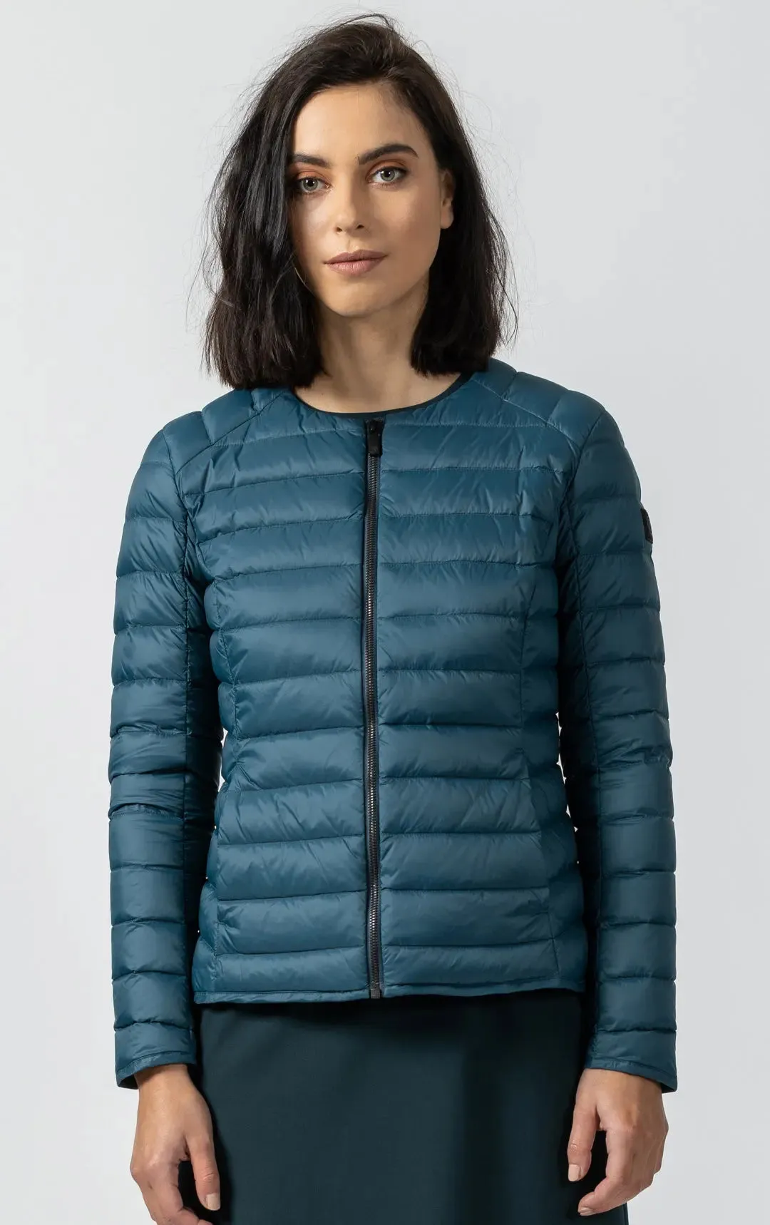 ESSENTIAL LIGHTWEIGHT DOWN JACKET