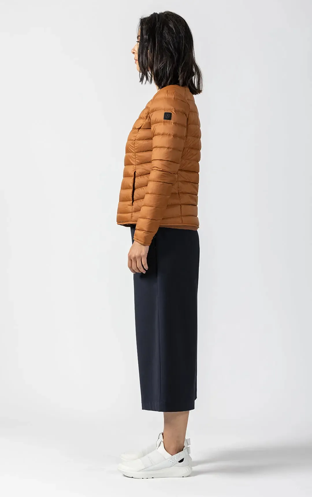 ESSENTIAL LIGHTWEIGHT DOWN JACKET