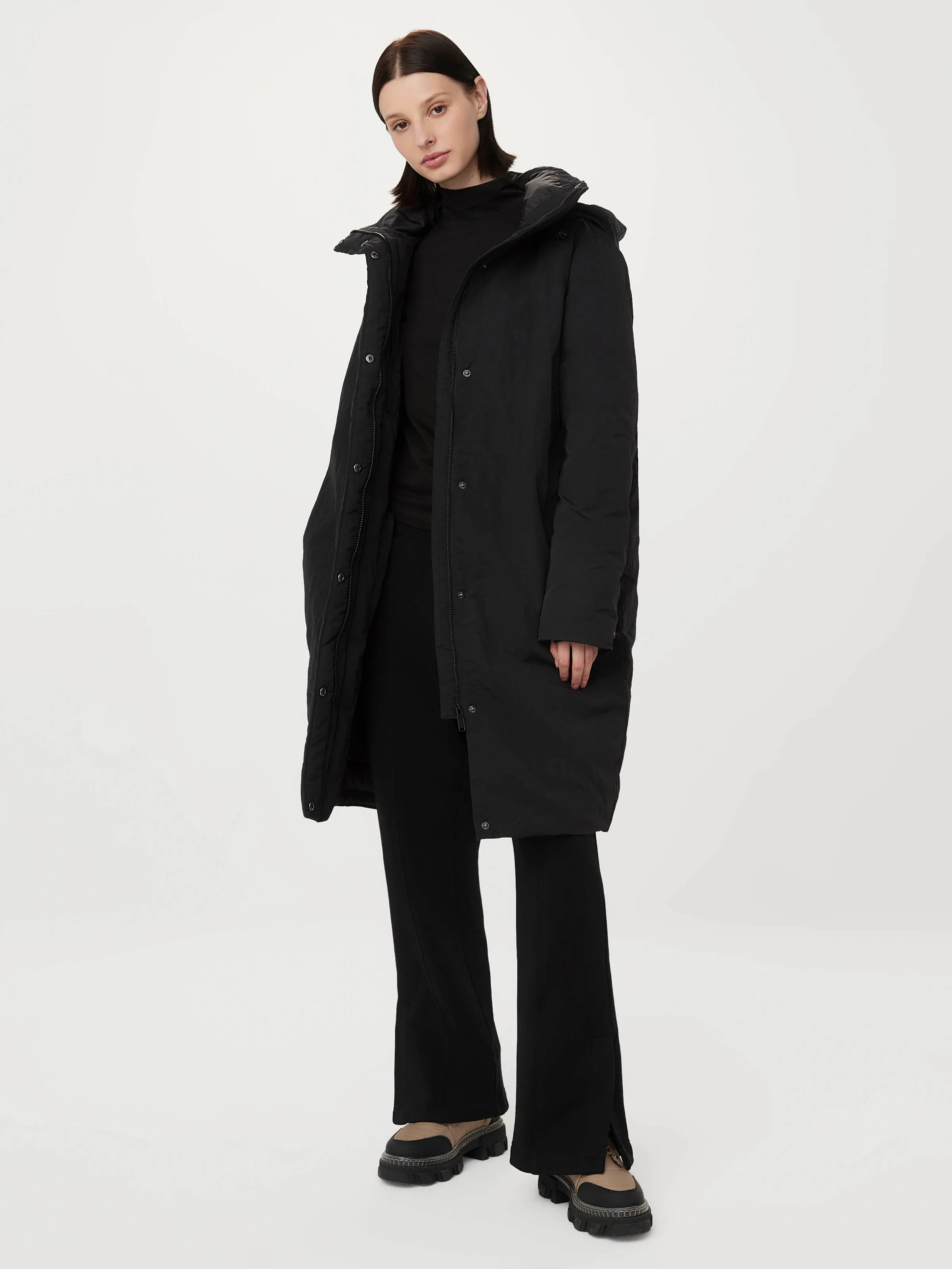 The Iceland Long Coat in Black